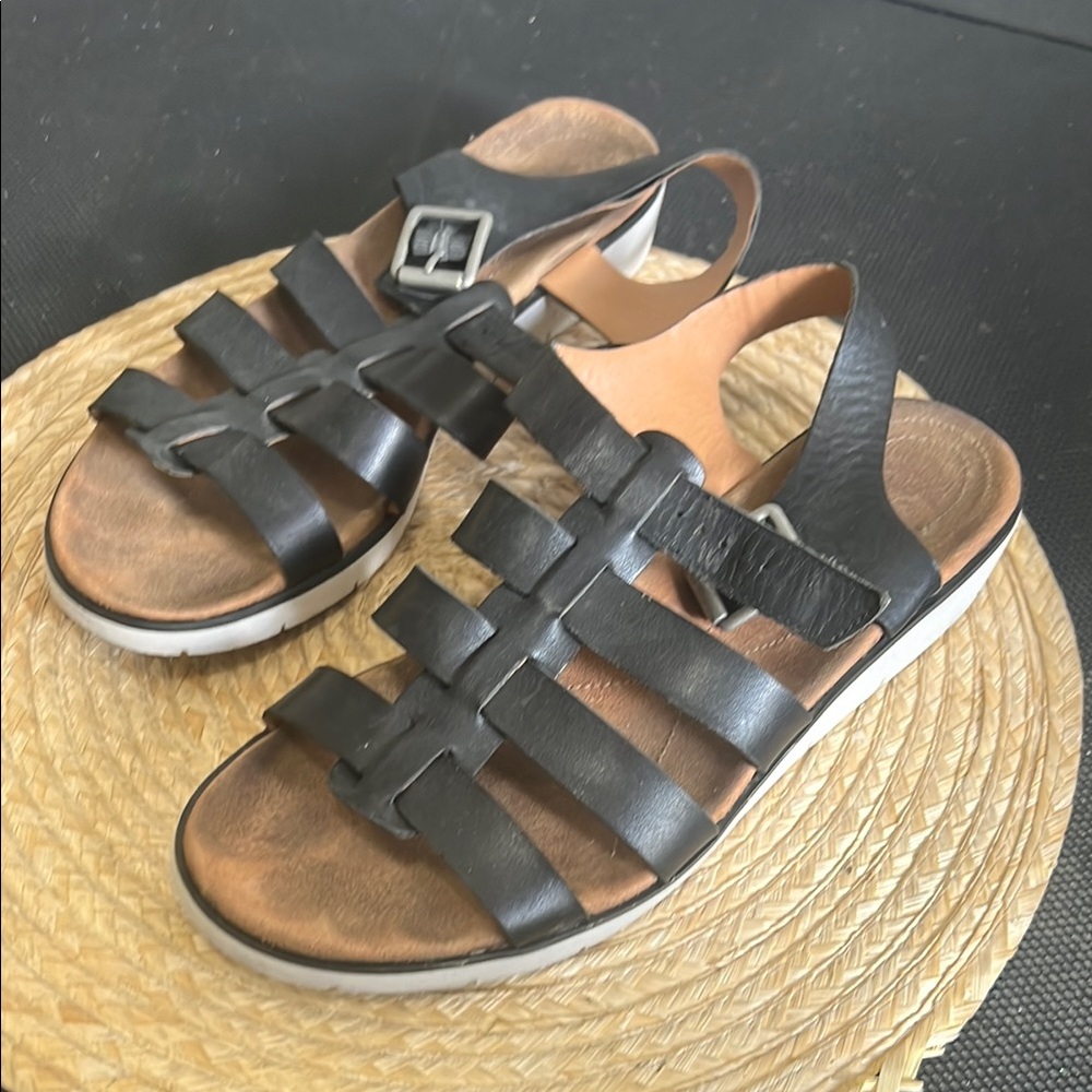 Naturalizer Black Leather Strappy Sandals Size 10